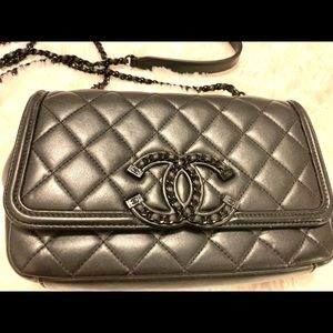 CHANEL CALFSKIN QUILTED MEDIUM CC FILIGREE FLAP